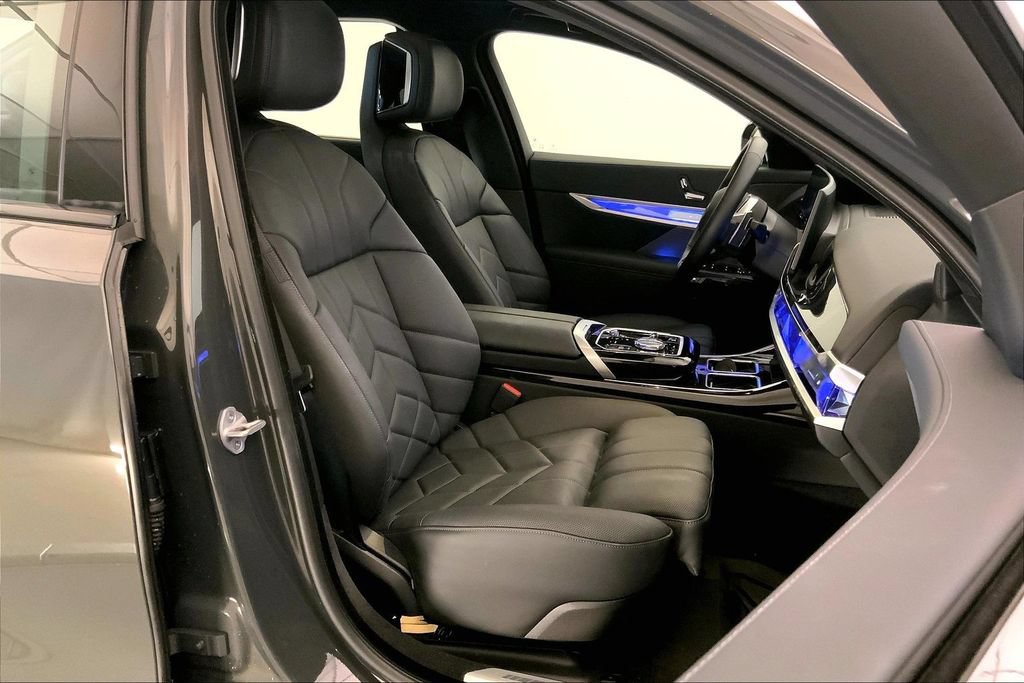 New 2026 BMW 740i xDrive w/ Executive Package AWD/4WD image 7