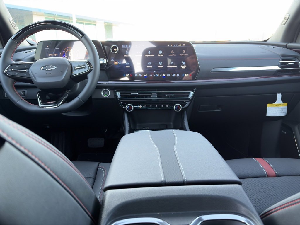 Used 2025 Chevrolet Traverse RS image 13