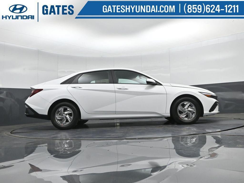 New 2026 Hyundai Elantra SE FWD image 34