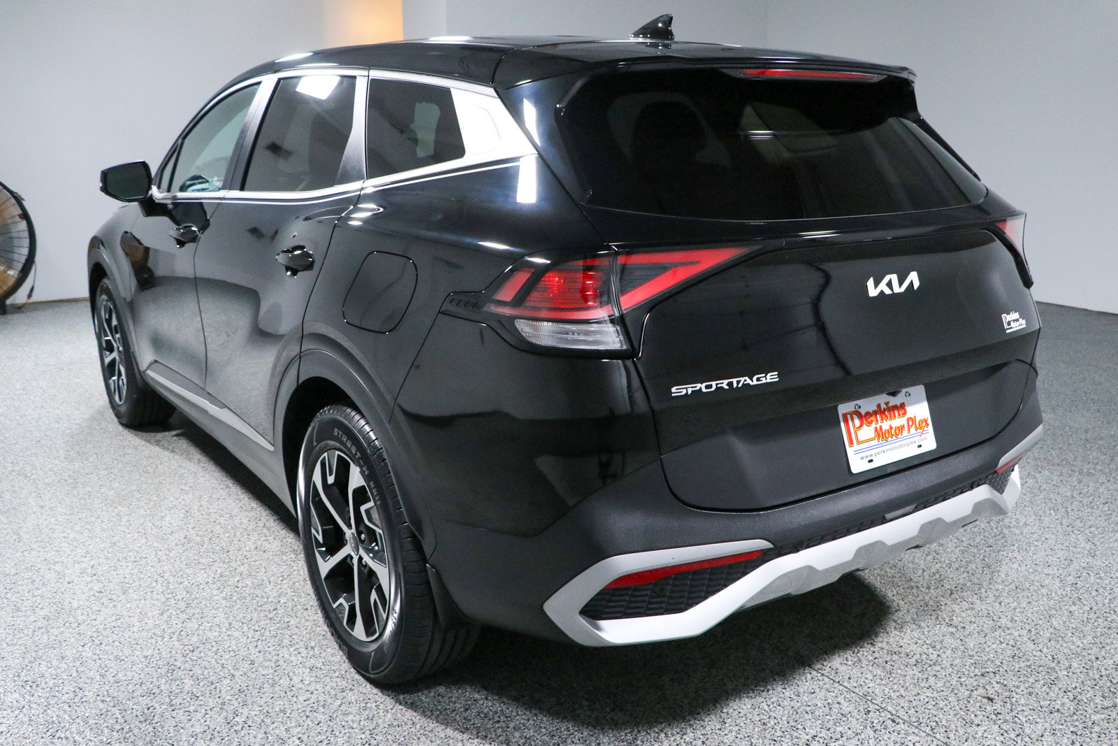 Used 2023 Kia Sportage EX FWD image 9