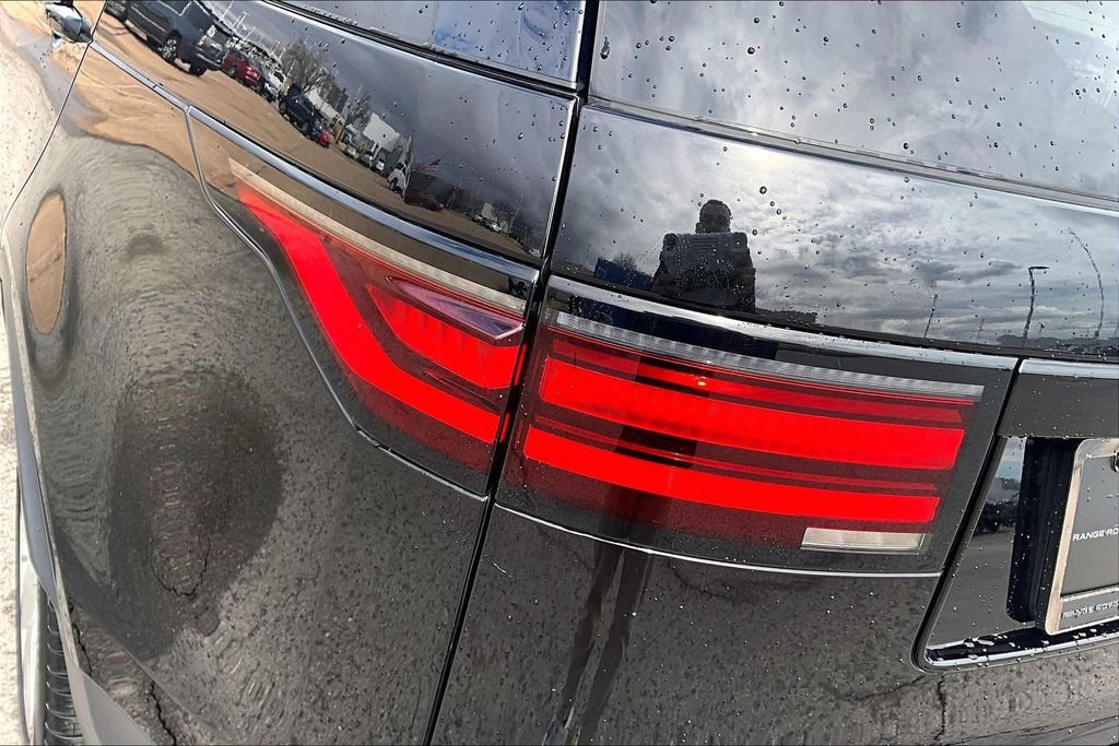 Used 2024 Land Rover Discovery S AWD/4WD image 31