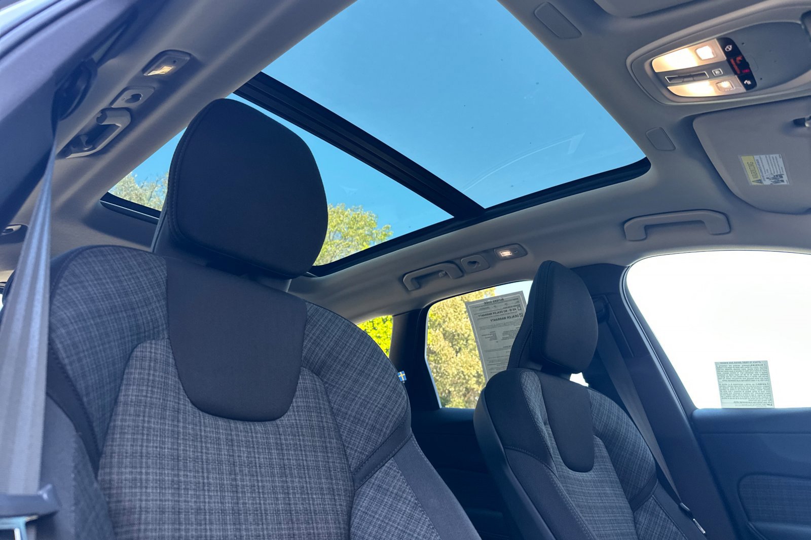 Certified 2025 Volvo XC60 B5 Core w/ Protection Package Premier image 18