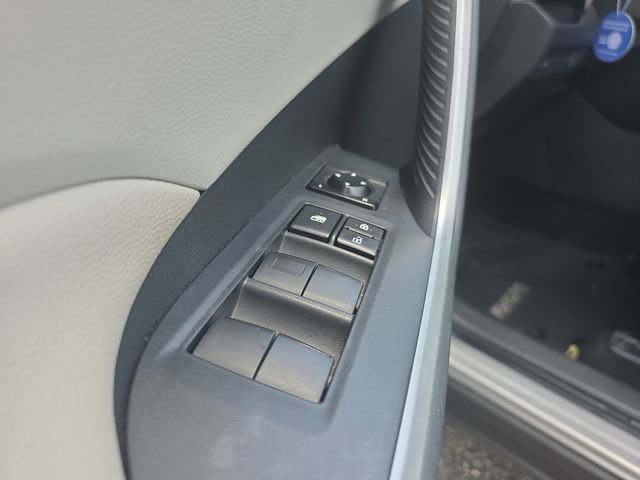 Used 2019 Toyota RAV4 XLE FWD image 19