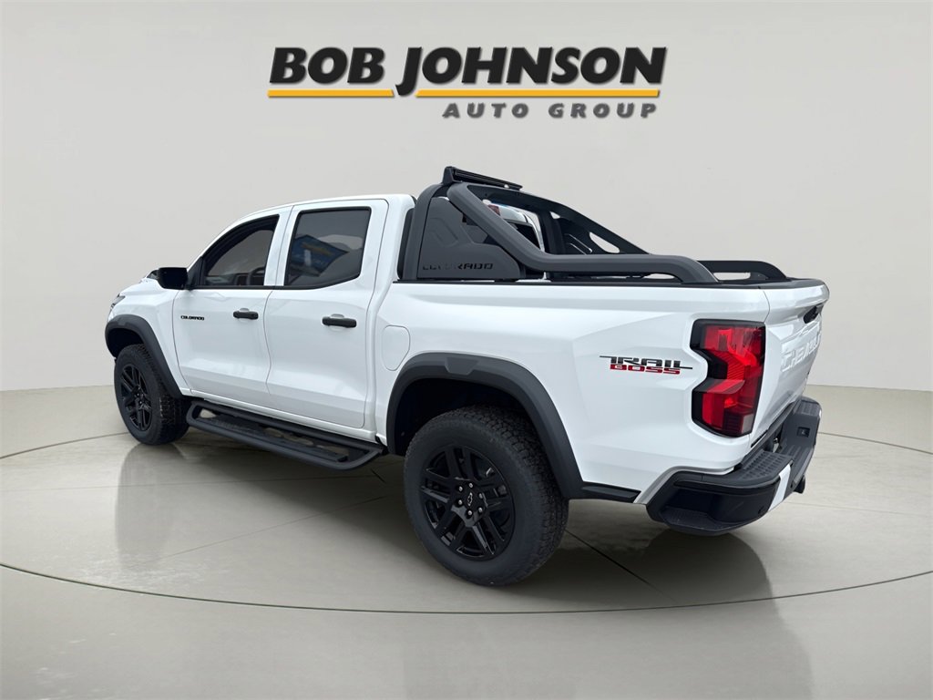 Used 2025 Chevrolet Colorado Trail Boss w/ Midnight Edition image 5