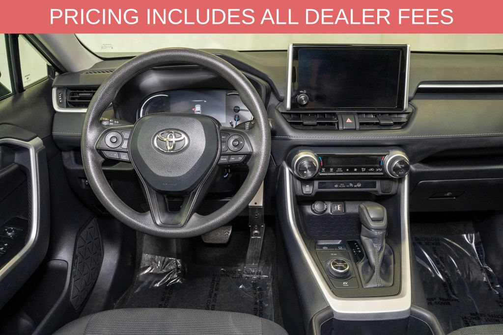 Used 2025 Toyota RAV4 LE AWD/4WD image 6