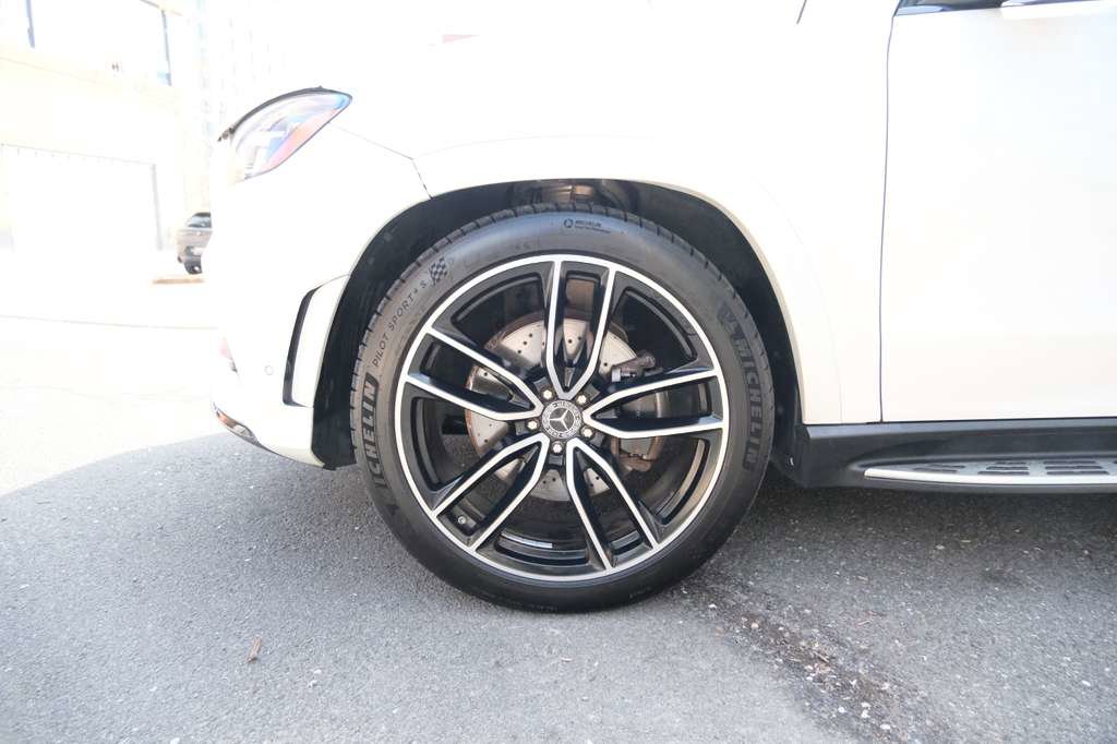 Used 2020 Mercedes-Benz GLS 580 4MATIC image 5