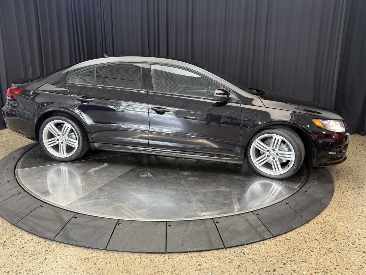 Used 2015 Volkswagen CC R-Line FWD image 11