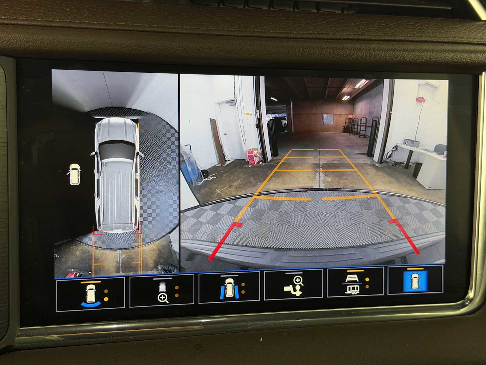 Certified 2021 GMC Yukon Denali w/ Denali Premium Package image 34
