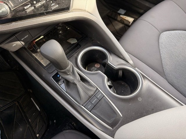 Used 2022 Toyota Camry LE image 18