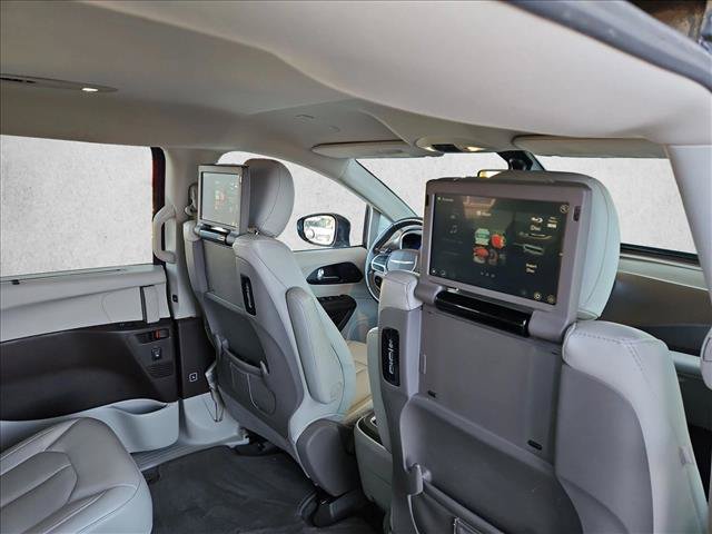 Used 2020 Chrysler Pacifica Touring-L Plus w/ Tire & Wheel Group FWD image 23