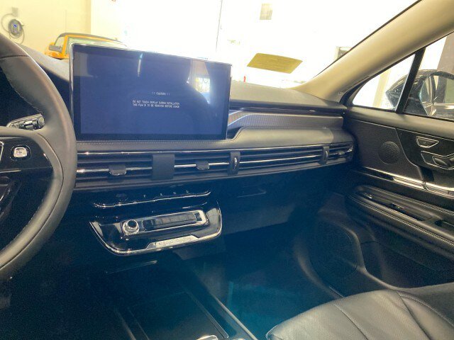 New 2024 Lincoln Corsair Grand Touring w/ Equipment Group 301A AWD/4WD image 15