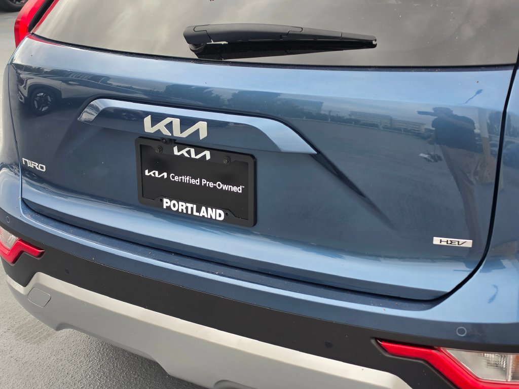 Certified 2025 Kia Niro EX FWD image 13