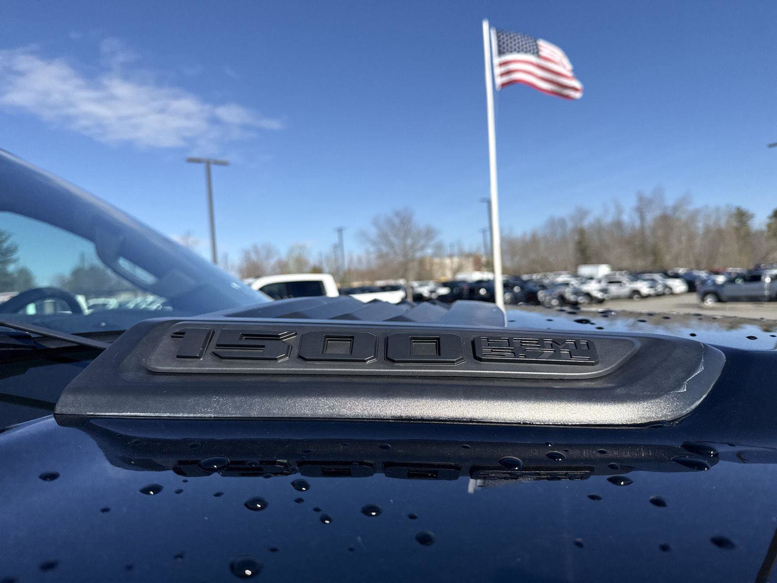 Used 2020 RAM 1500 Limited w/ Black Appearance Package AWD/4WD image 8