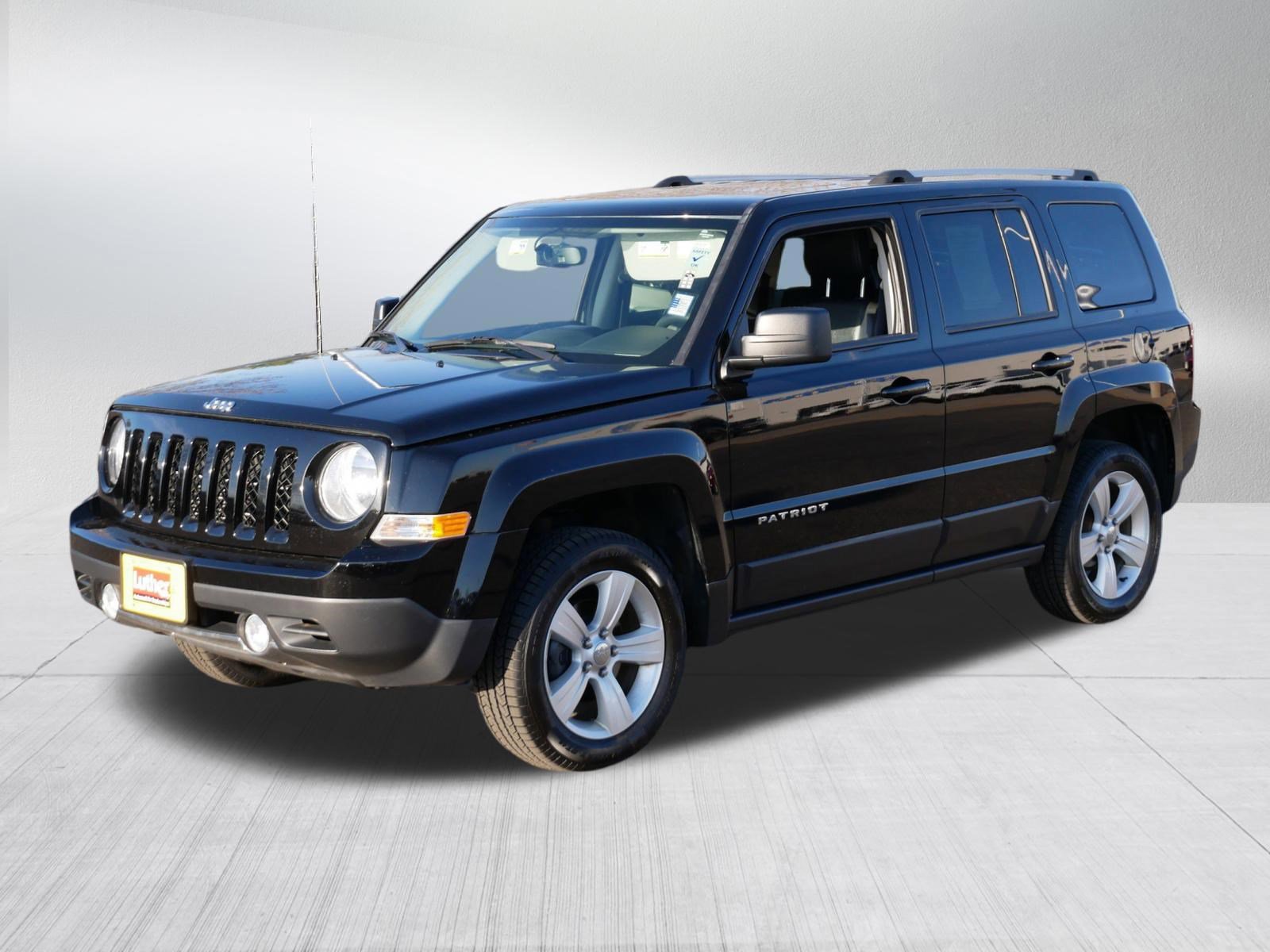 Used 2014 Jeep Patriot Limited w/ Sun/Sound Group AWD/4WD image 3