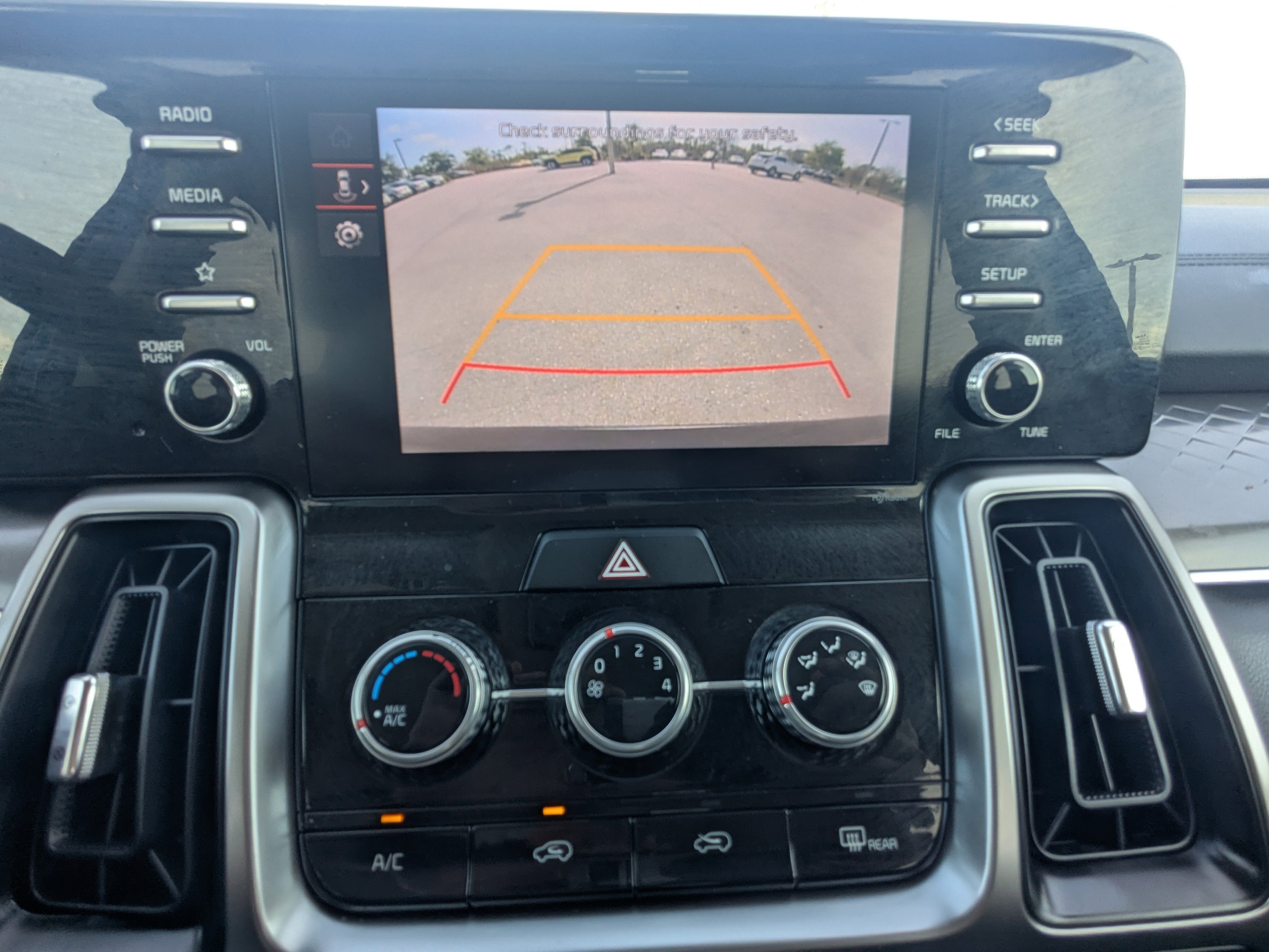 Certified 2023 Kia Sorento LX image 25