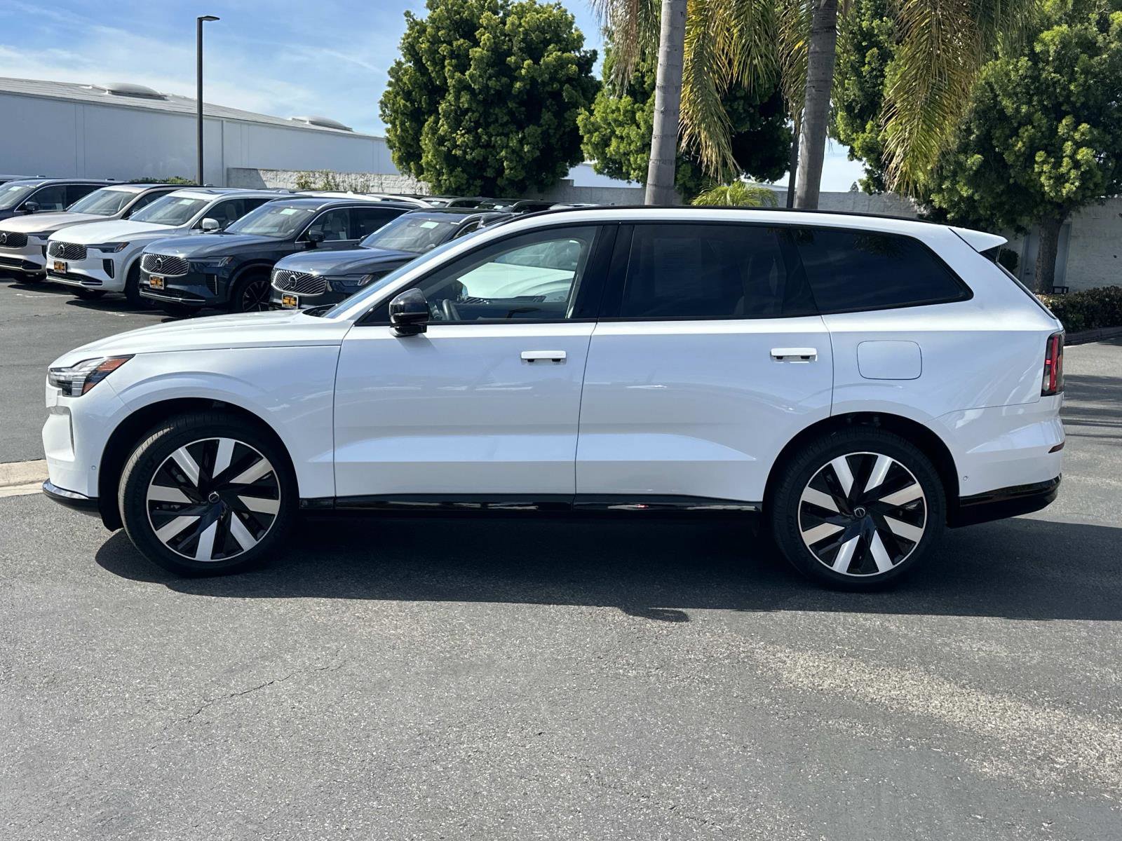 Certified 2025 Volvo EX90 Ultra image 7