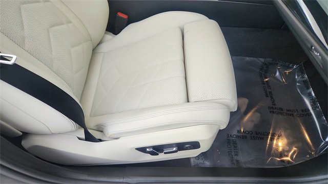 Used 2025 BMW i5 xDrive40 image 24