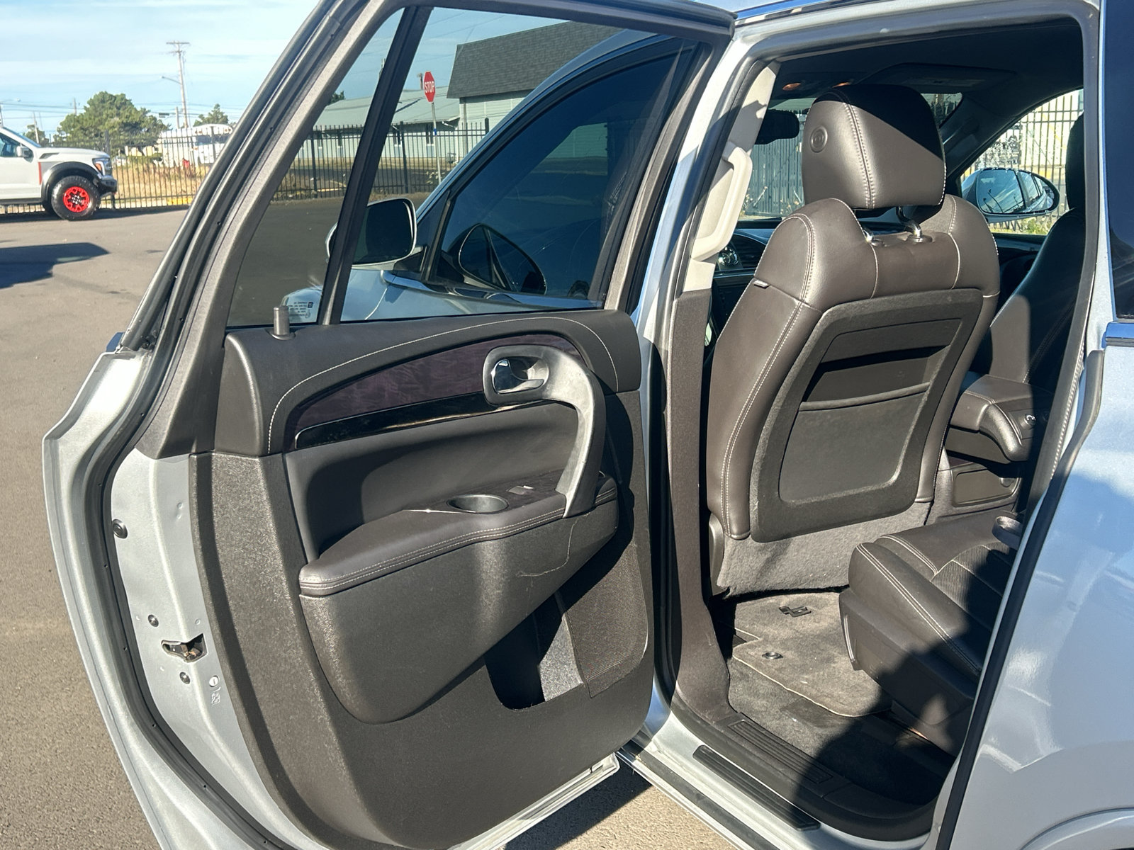 Used 2016 Buick Enclave Leather AWD/4WD image 30