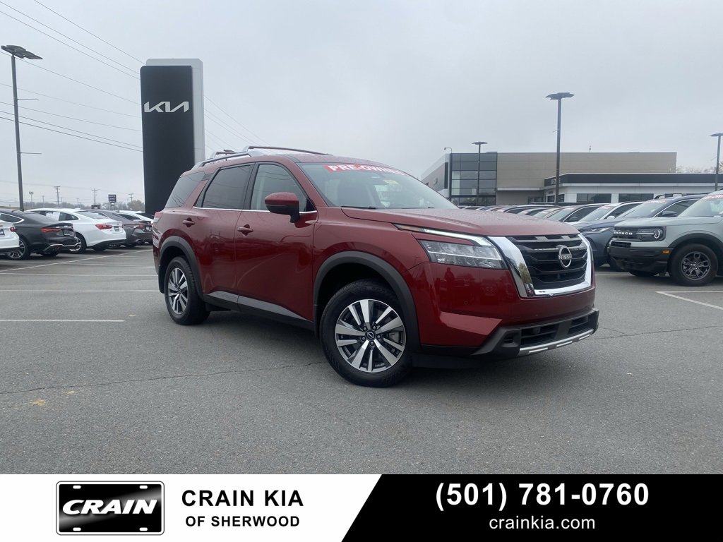 Used 2024 Nissan Pathfinder SL image 1