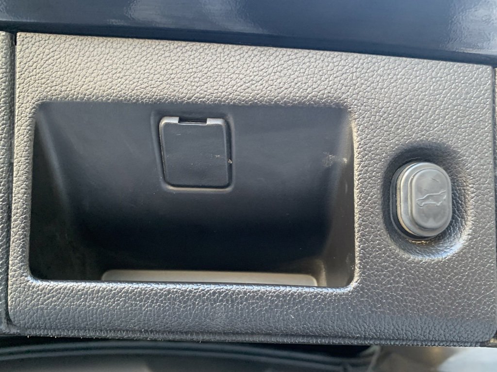 Used 2019 GMC Yukon XL SLT w/ Graphite Performance Edition image 39