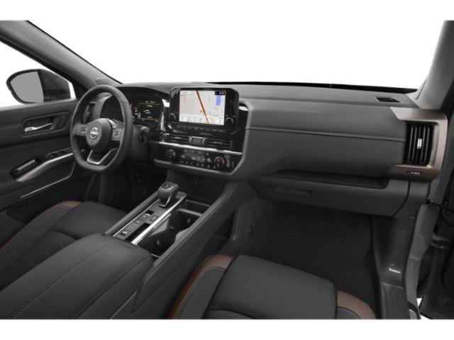 Used 2025 Nissan Pathfinder Platinum w/ Black Appearance Package AWD/4WD image 18