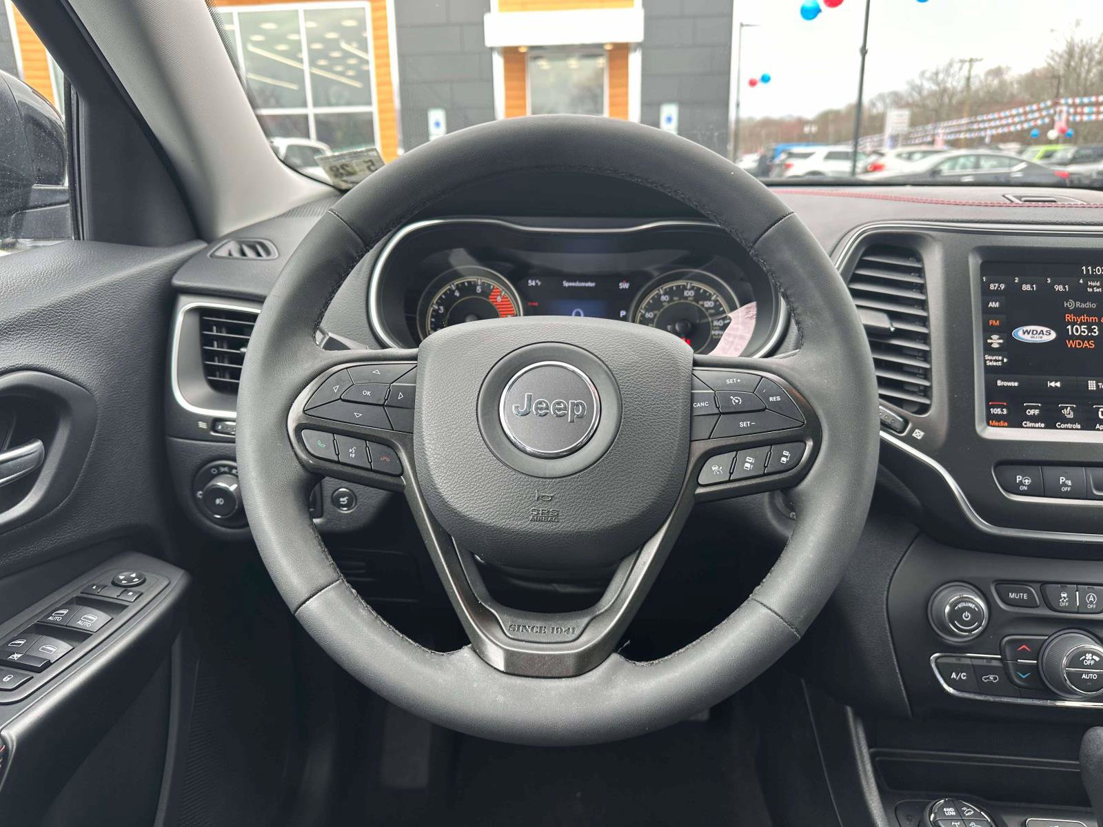 Used 2023 Jeep Cherokee Trailhawk image 13