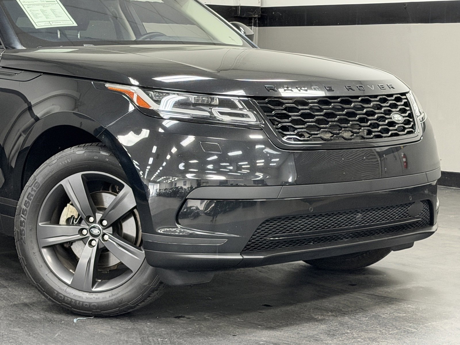 Used 2019 Land Rover Range Rover Velar S image 3