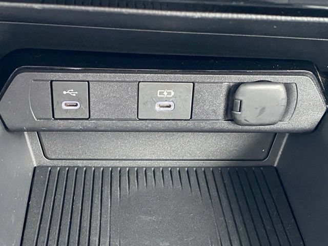 Certified 2023 Toyota Prius LE AWD/4WD image 24