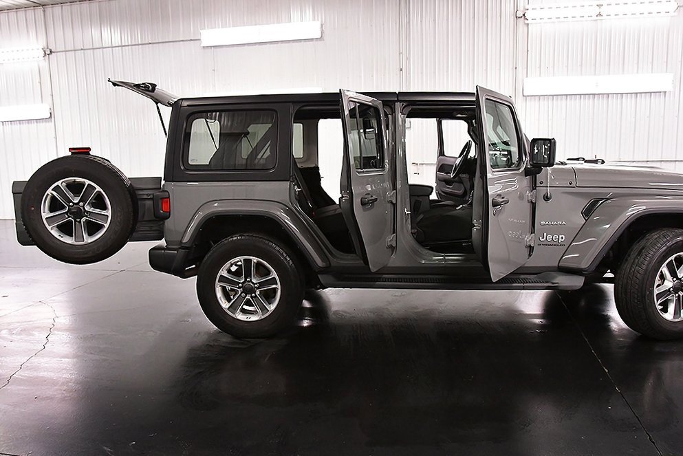 Used 2023 Jeep Wrangler Sahara image 29