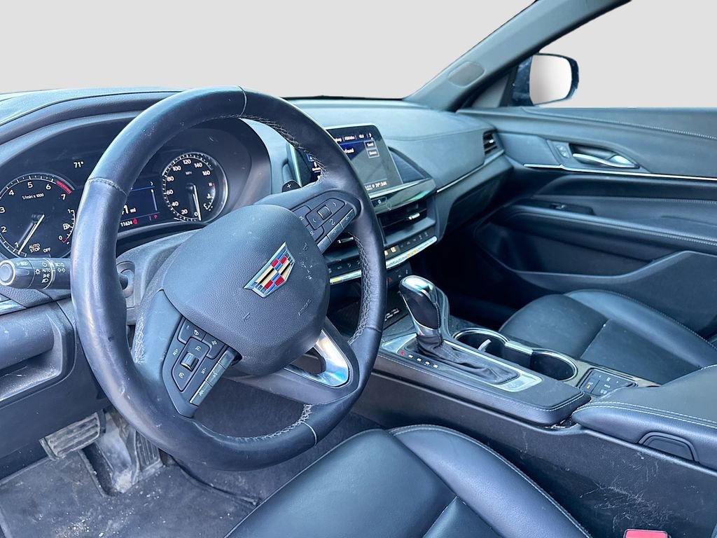 Used 2025 Cadillac CT4 Luxury image 9