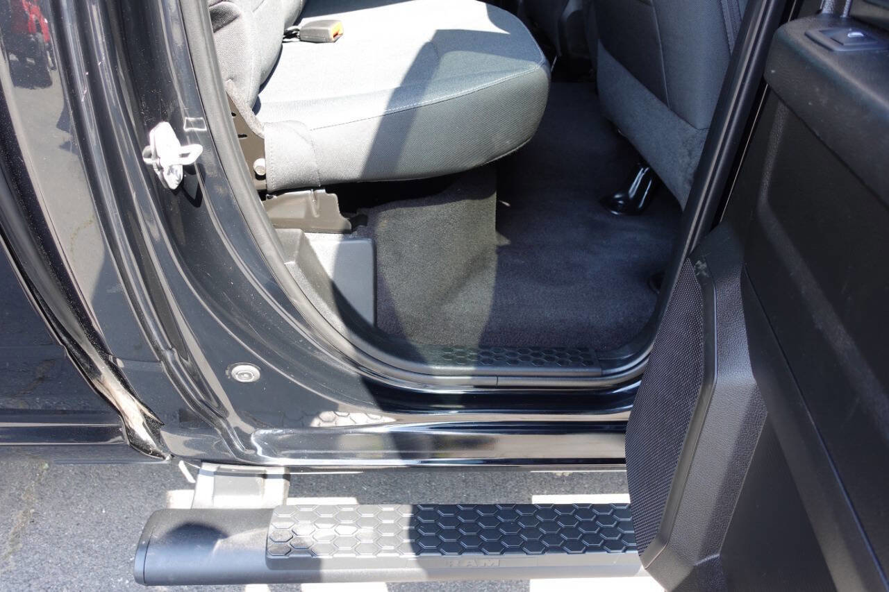 Used 2022 RAM 1500 Express w/ Wheel & Sound Group AWD/4WD image 28