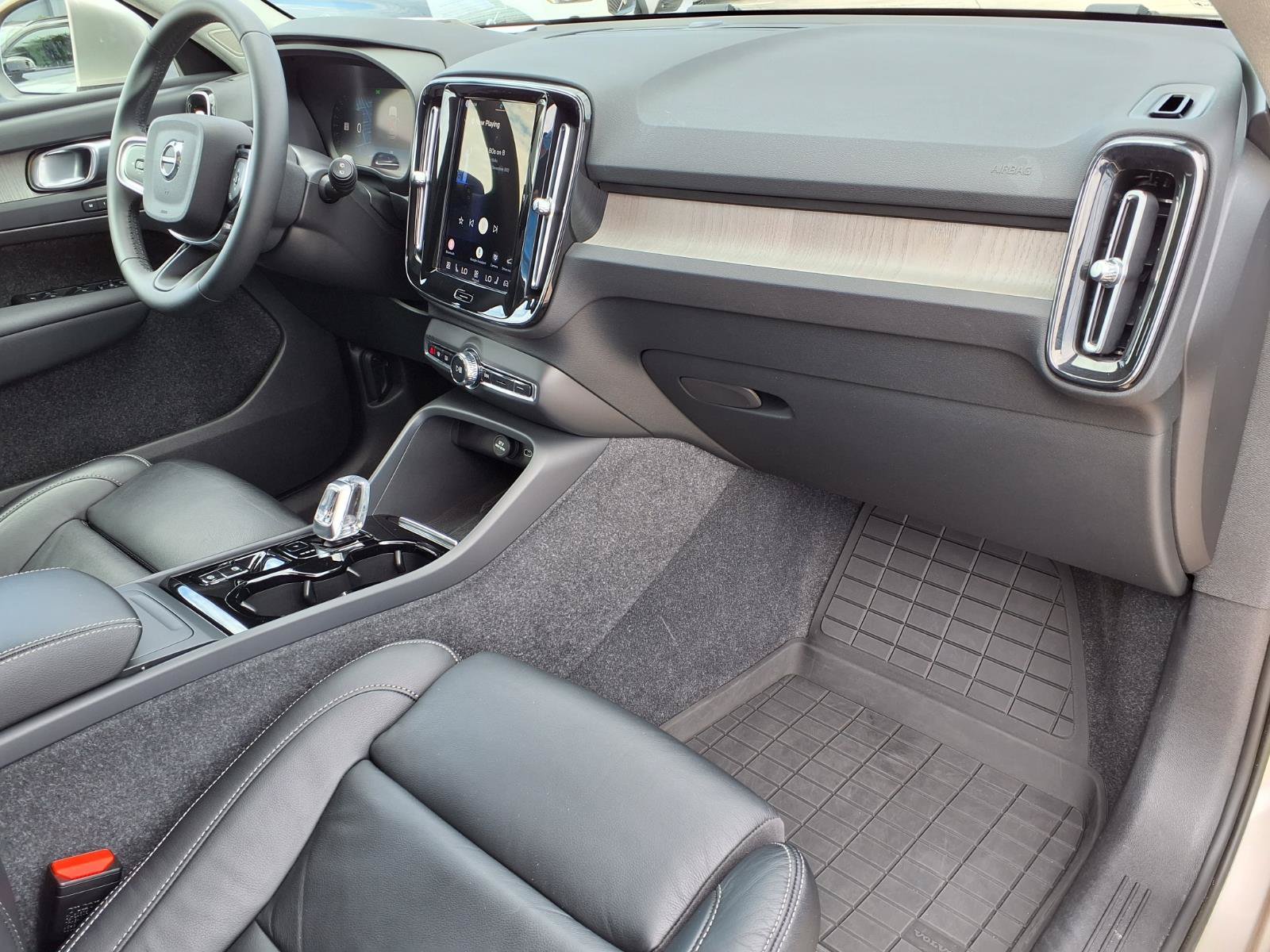 Certified 2023 Volvo XC40 B5 Plus w/ Protection Package Premier AWD/4WD image 10