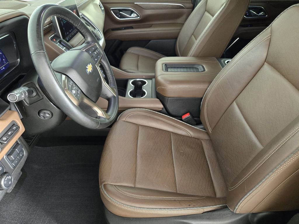 Used 2024 Chevrolet Suburban High Country AWD/4WD image 14