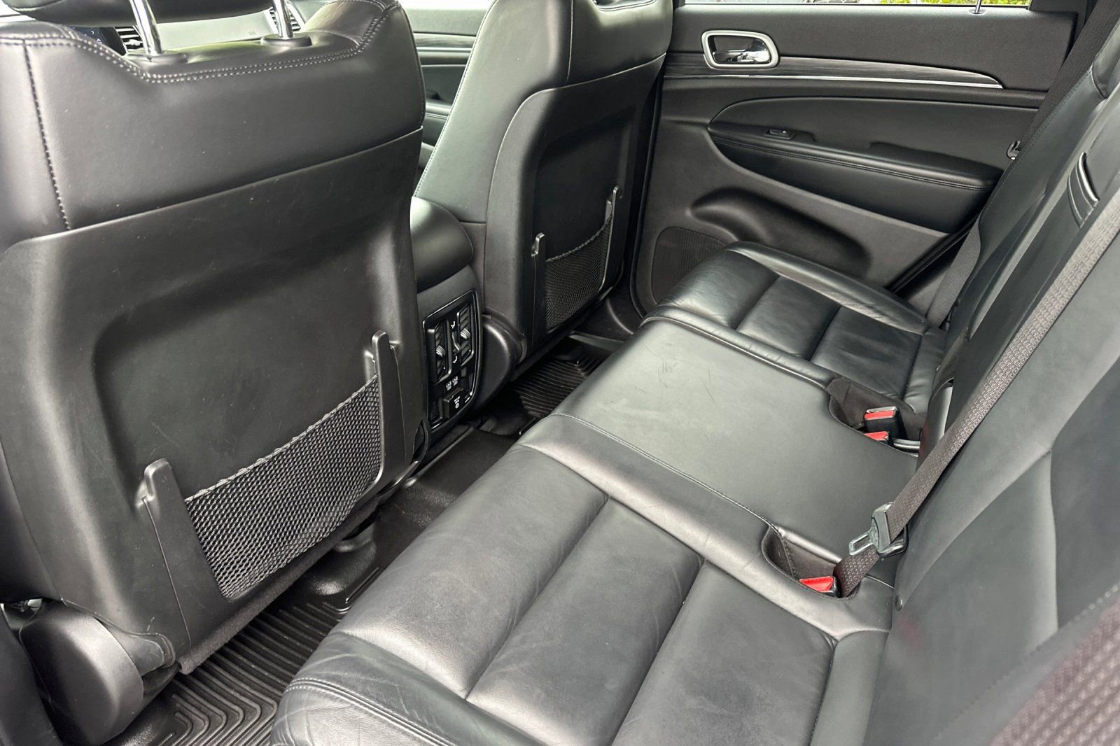 Used 2019 Jeep Grand Cherokee Limited image 14