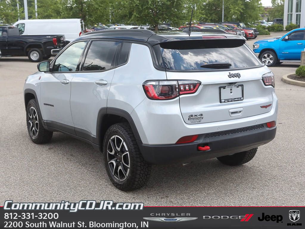 New 2025 Jeep Compass Trailhawk w/ Sun & Sound Group image 5