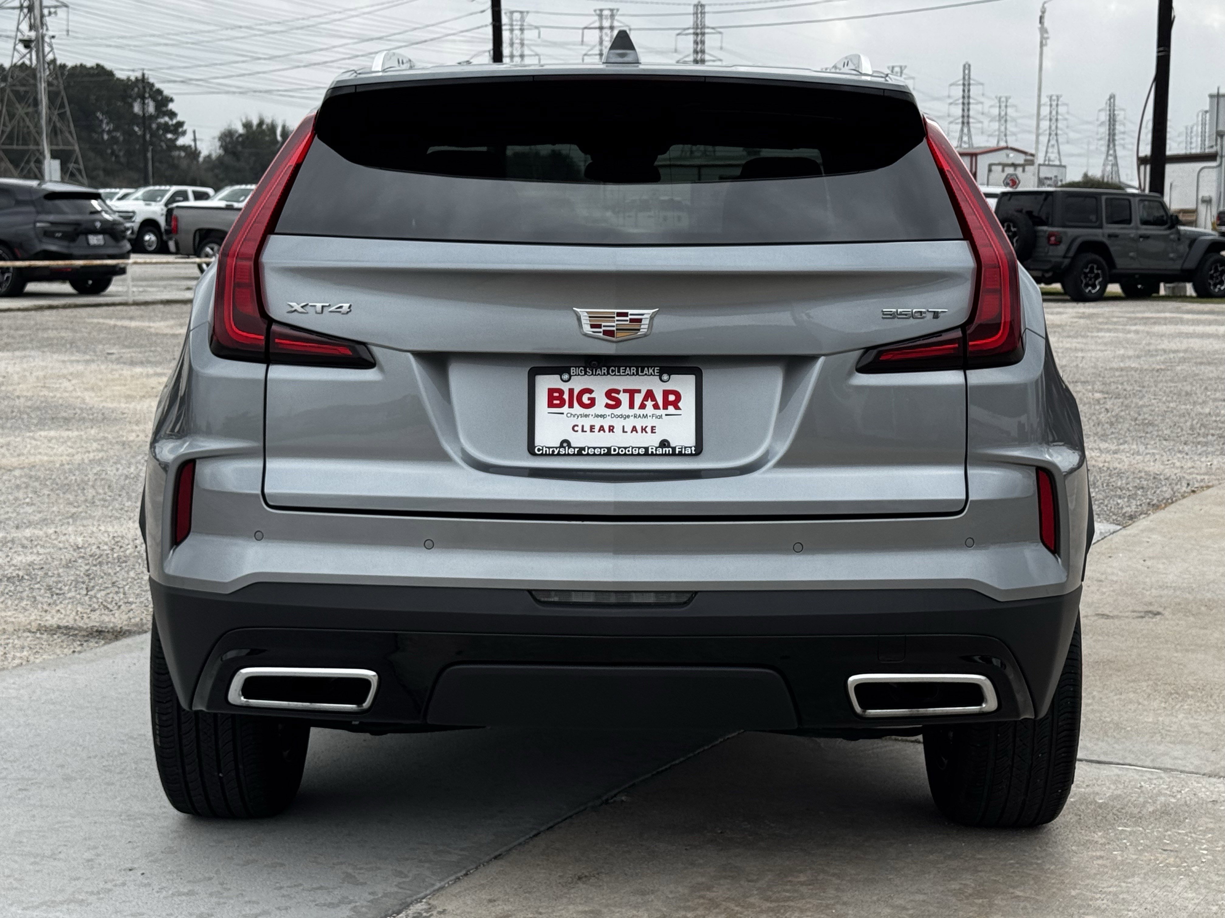 Used 2025 Cadillac XT4 Premium Luxury image 9