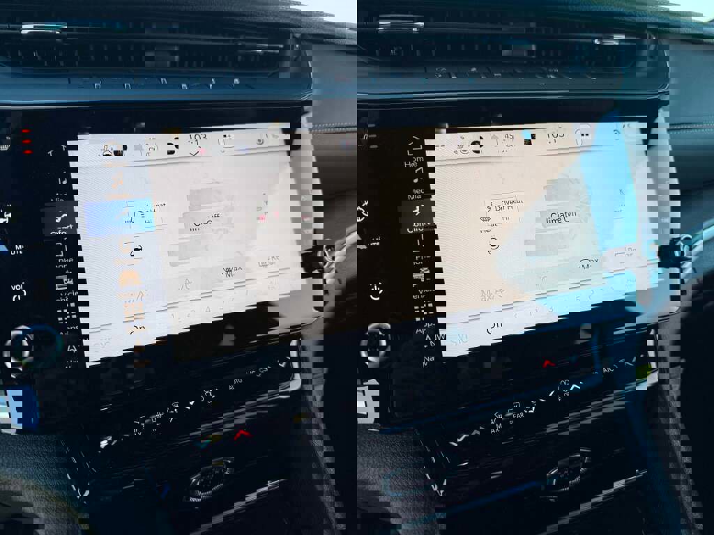 New 2026 Jeep Grand Cherokee Altitude image 35