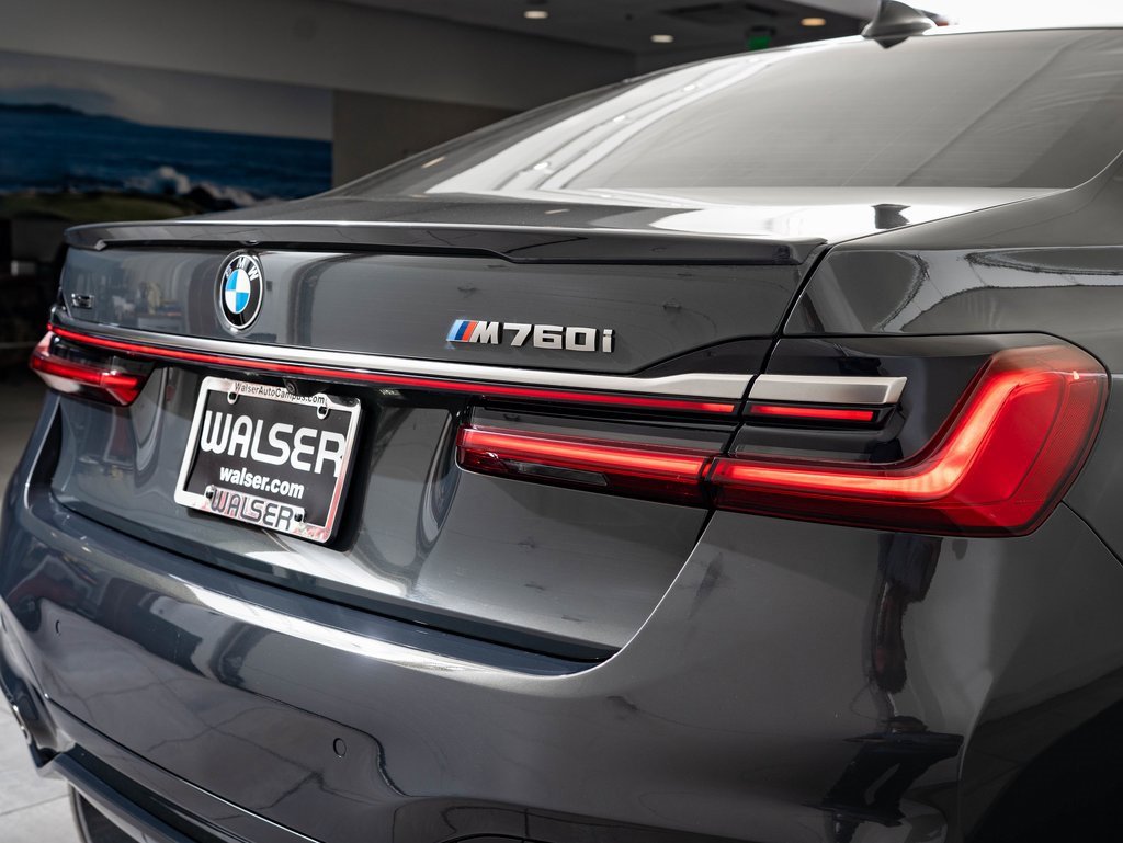 Used 2022 BMW M760i xDrive w/ Luxury Rear Seating Package image 9