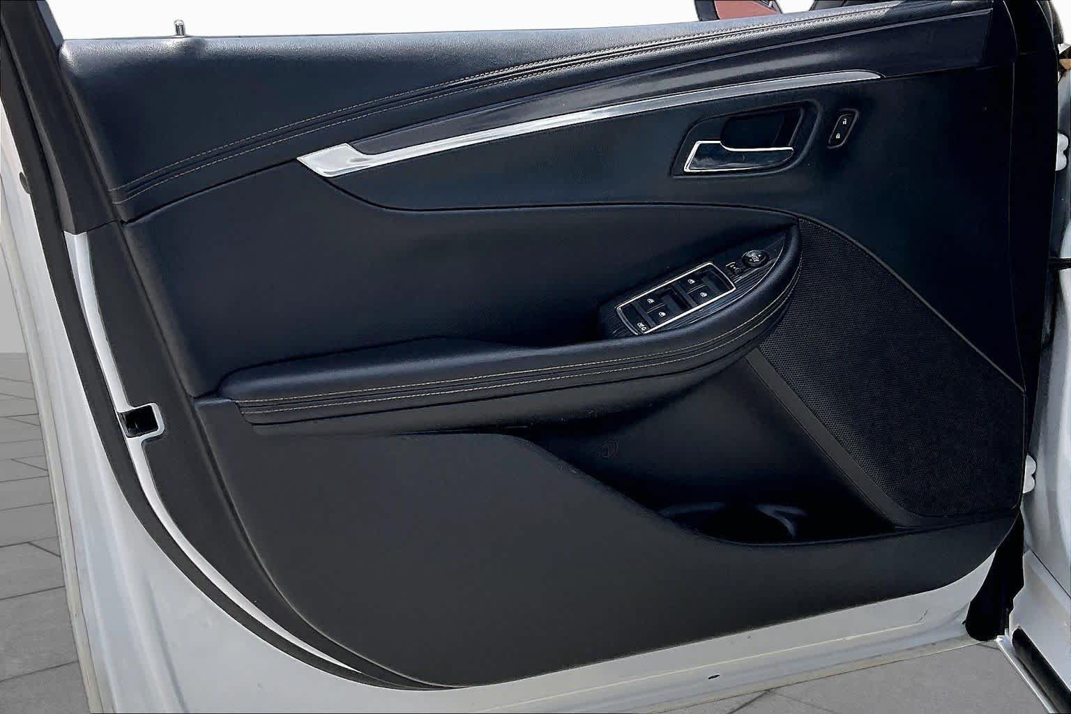 Used 2018 Chevrolet Impala LT FWD image 21