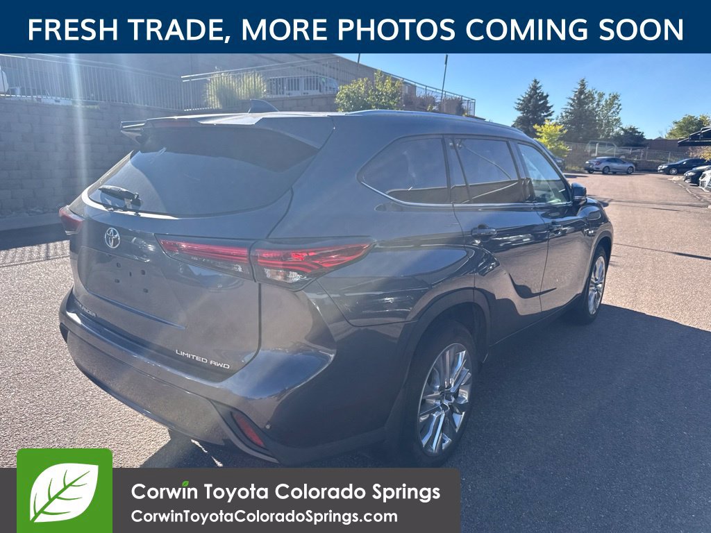 Used 2023 Toyota Highlander Limited AWD/4WD image 6