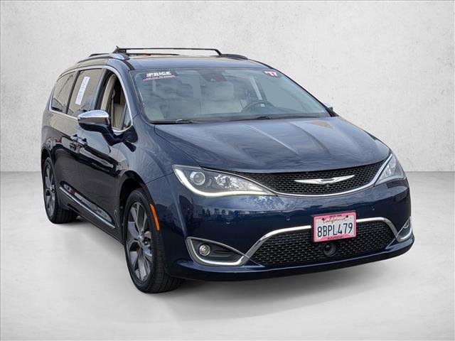 Used 2017 Chrysler Pacifica Limited w/ UConnect Theater Package image 3