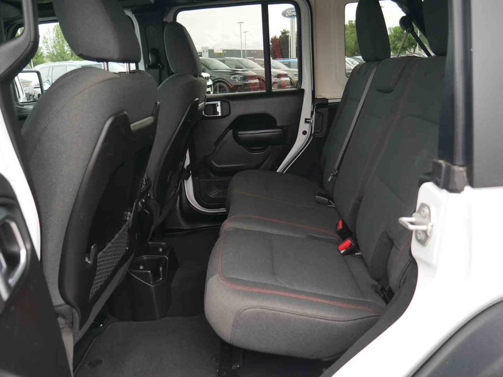 Used 2024 Jeep Wrangler Unlimited Rubicon AWD/4WD image 15