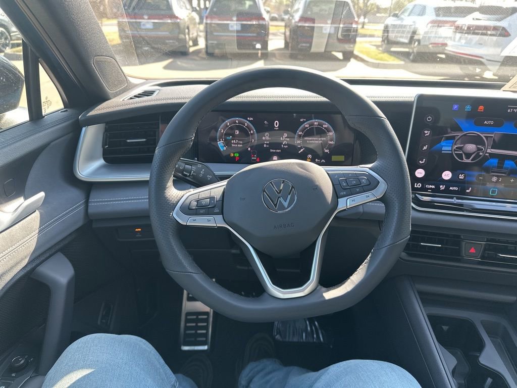 New 2026 Volkswagen Tiguan SE R-Line image 9