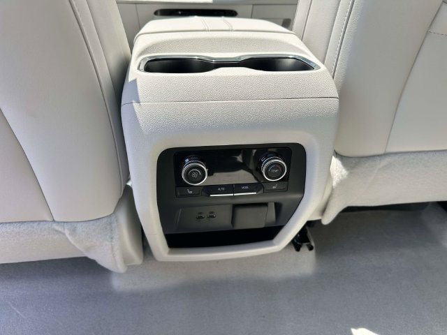 New 2026 Buick Enclave Avenir w/ Super Cruise Package FWD image 14
