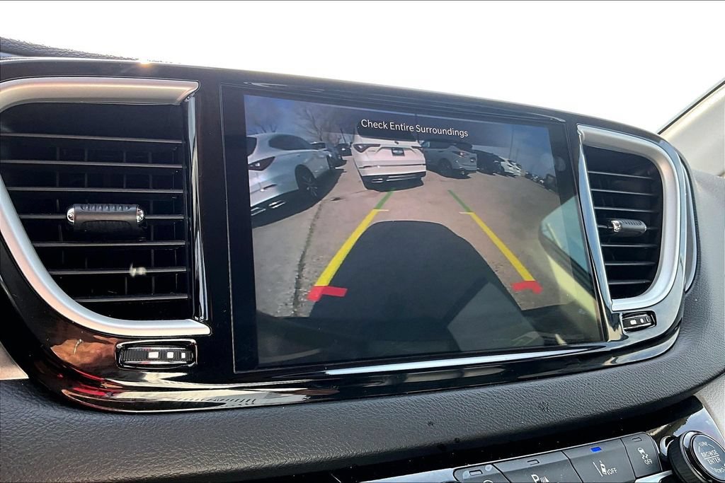 Used 2024 Chrysler Pacifica Touring-L FWD image 29