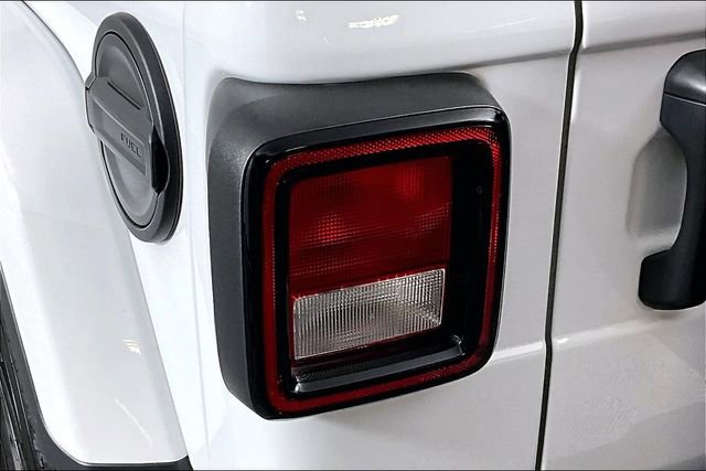 Used 2023 Jeep Wrangler Sahara image 22