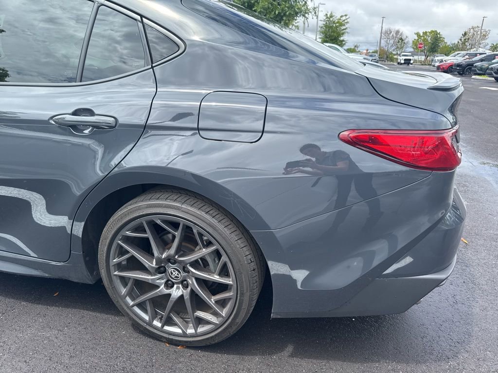 Used 2025 Toyota Camry SE w/ Convenience Package image 6