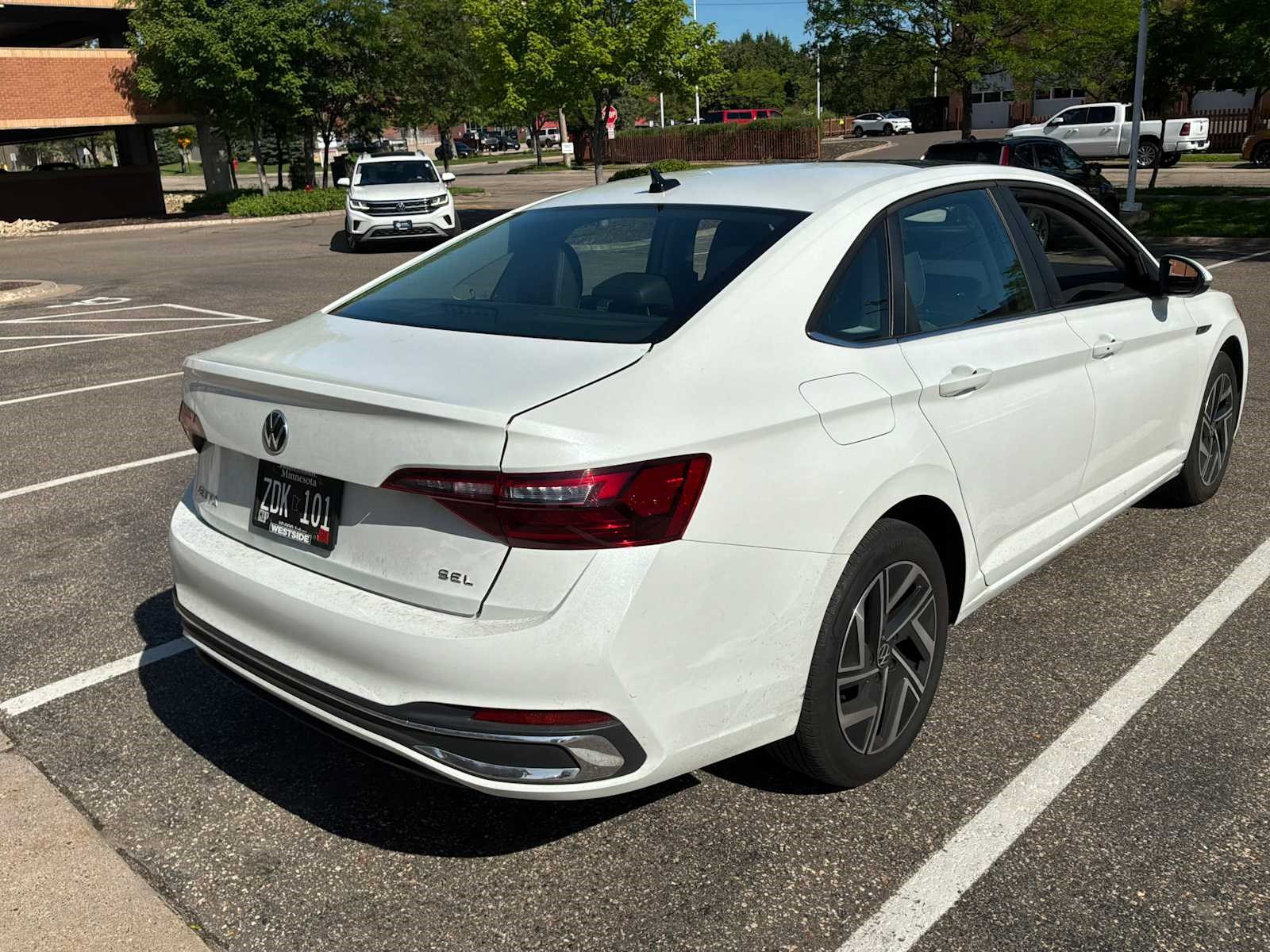 Used 2024 Volkswagen Jetta SEL FWD image 3