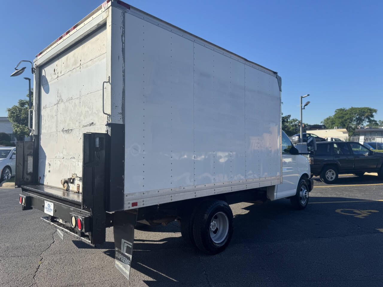Used 2010 Chevrolet Express 3500 RWD image 12