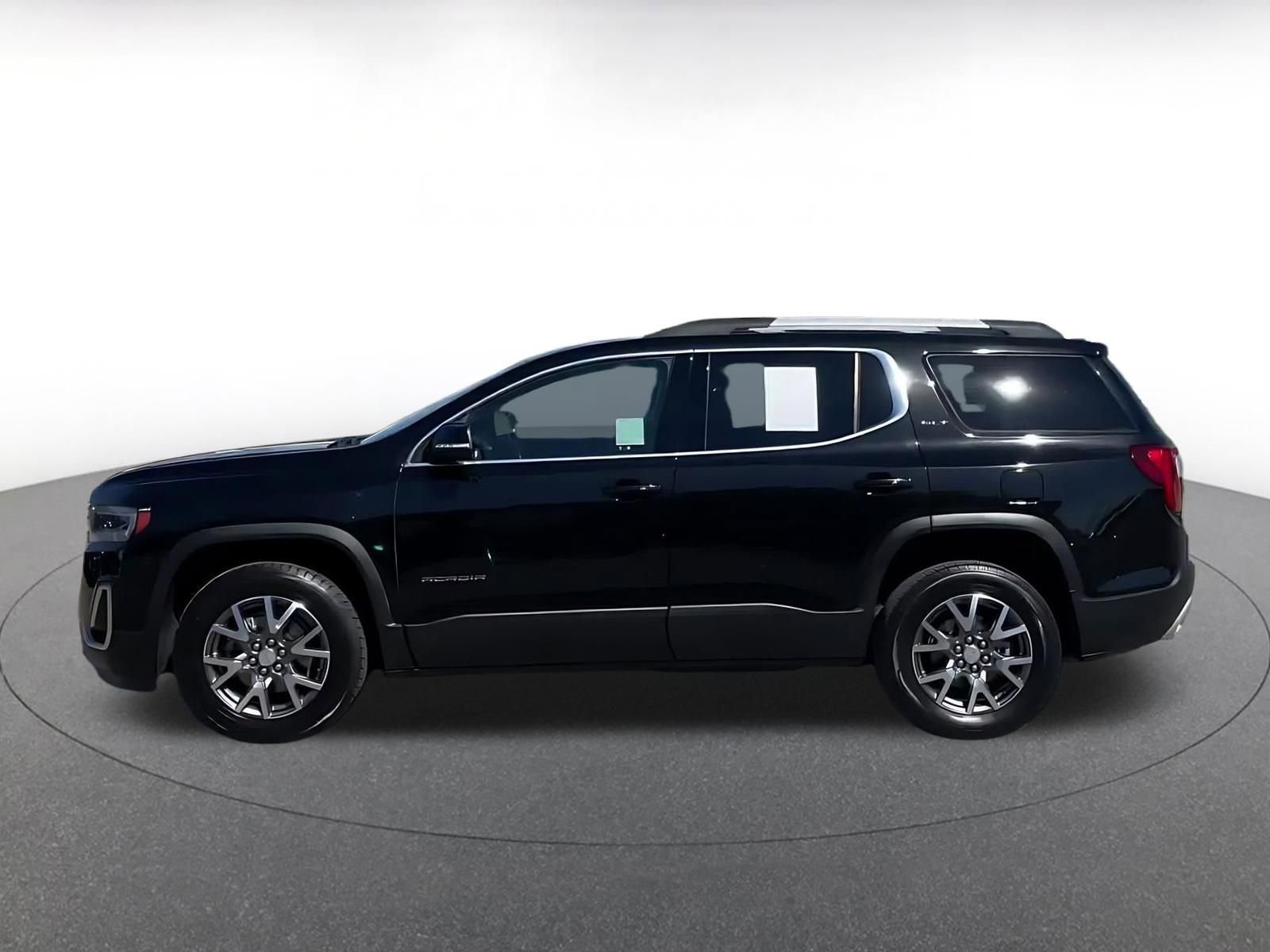 Used 2023 GMC Acadia SLT image 9